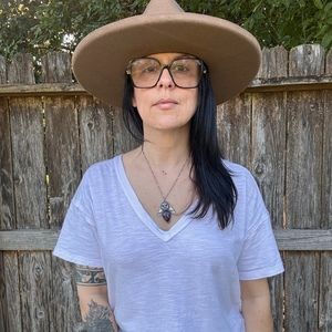 Meet your Posher, Adriana